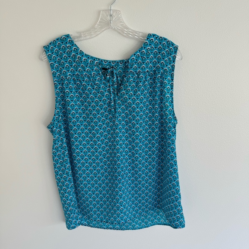 Ann Taylor Sleeveless Top with Tie